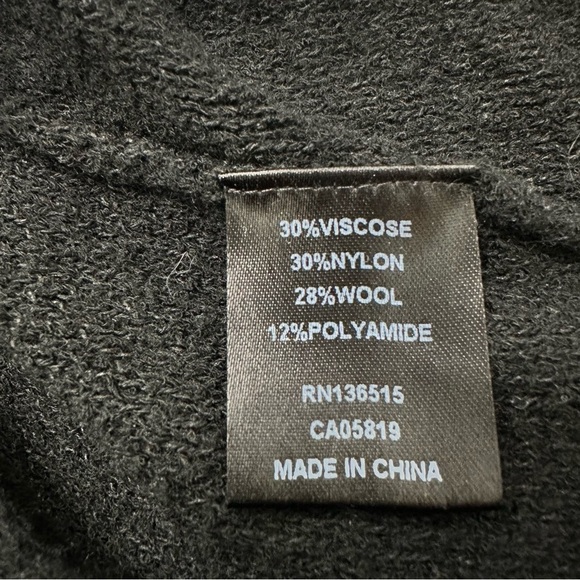 One Grey Day Blaine Shredded Back Black Sweater SZ Small Grunge Distressed EUC - Picture 5 of 8